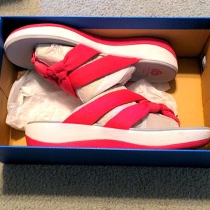 Clarks sandals size 8